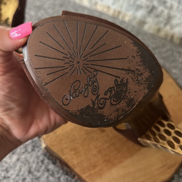 NAUGHTY MONKEY 🐒💕Brown Leopard Platform Decked Out High Heel Pumps Size 8 - Picture 8 of 9